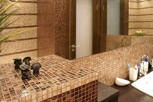 Бежево-коричневая ванная